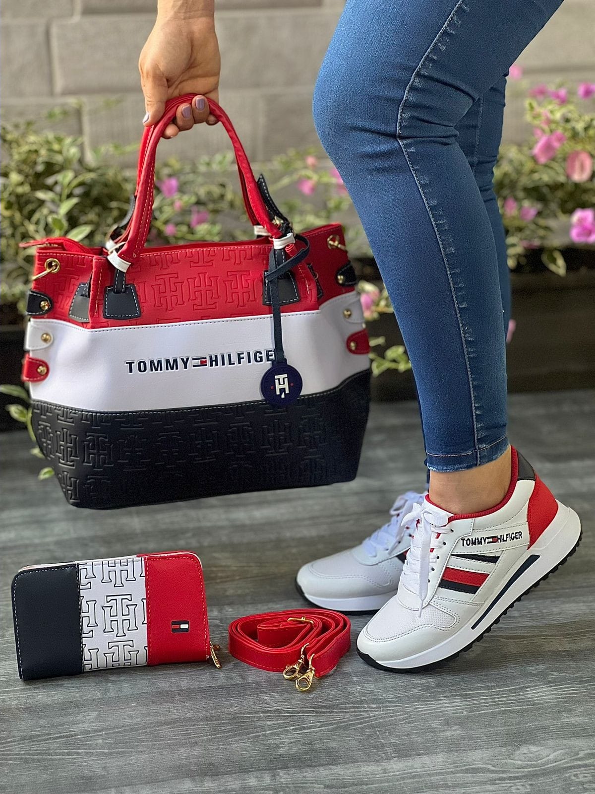 Combo bolso billetera y tenis