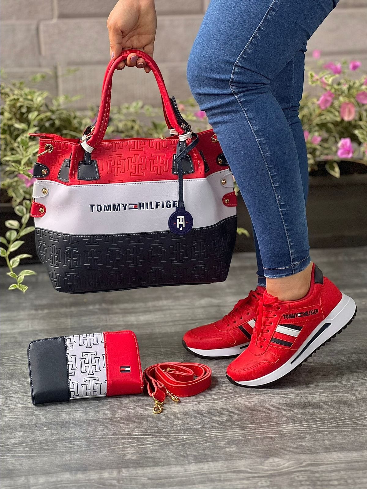 Combo bolso billetera y tenis