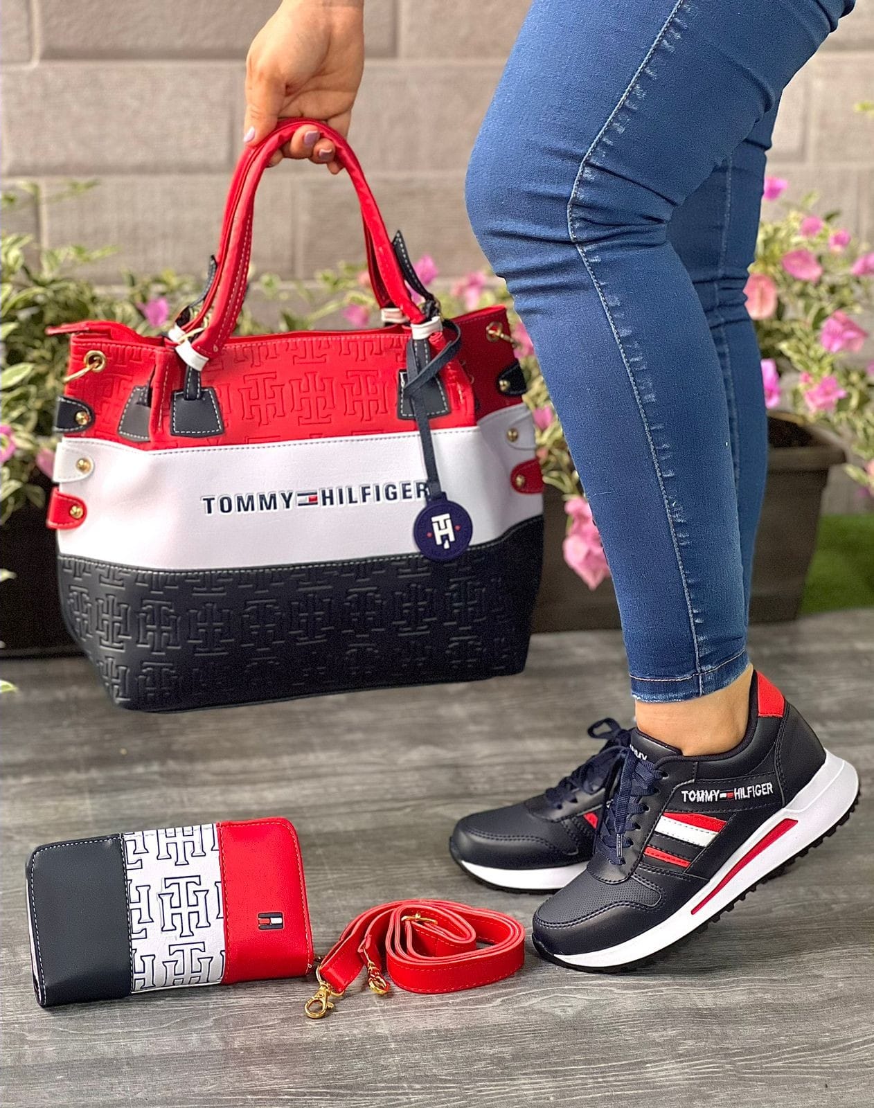 Combo bolso billetera y tenis